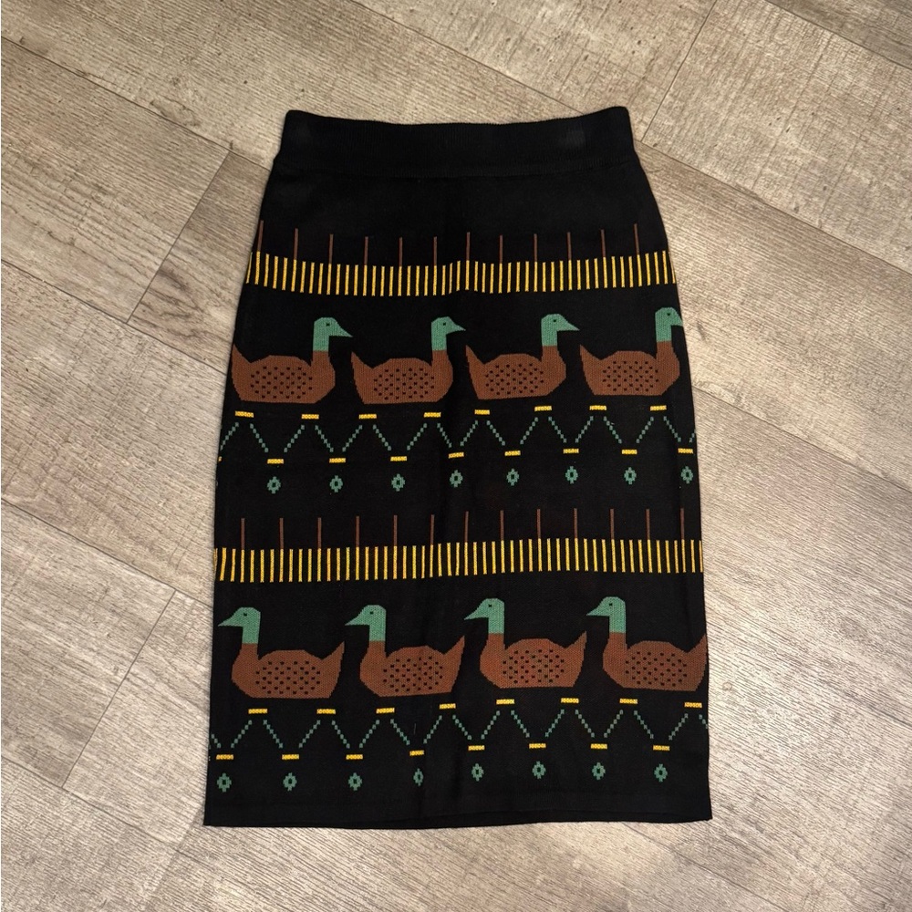 🦆*Rare* Mallard Patterned Women's Sweater Skirt